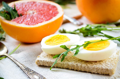 خواص تخم مرغ، کالری تخم مرغ حذف پروتئین عضلات, رژیم کم کربوهیدرات و کالری