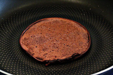 طرز تهیه پنکیک کیک شکلاتی, طرزپخت پنکیک های شکلاتی طرز تهیه پنکیک کیک شکلاتی, طرزپخت پنکیک های شکلاتی