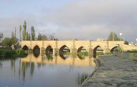 سرعین,جاذبه های گردشگری شهر سرعین,چشکه های آبگرم سرعین