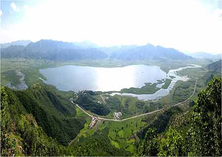 مکان دیدنی ایران در زمستان,جاهای دیدنی ایران در زمستان,دریاچه زریوار