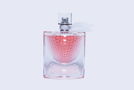 با رمانتیکترین عطرهای زنانه تمام دوران آشنا شوید؛ از شماره ۵ شنل تا زندگی زیباست با رمانتیکترین عطرهای زنانه تمام دوران آشنا شوید؛ از شماره ۵ شنل تا زندگی زیباست