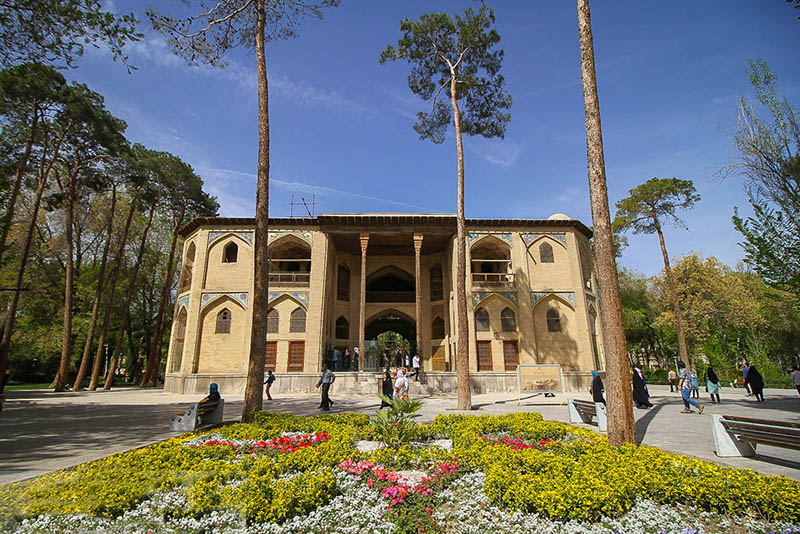 عمارت بهشت اصفهان 