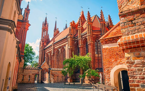کشور لیتوانی,سفر به لیتوانی,کلیسای سنت