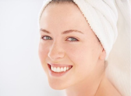 چرا پاک کردن آرایش صورت مهم است