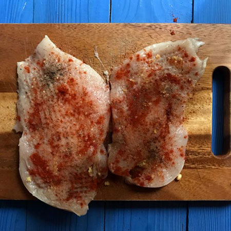 مراحل تهیه مرغ طعم دار مخصوص انواع سالاد مراحل تهیه مرغ طعم دار مخصوص انواع سالاد