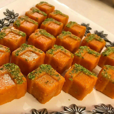 لوز زعفرانی،طرز تهیه لوز زعفرانی مواد لازم برای تهیه لوز زعفرانی,نحوه درست کردن لوز زعفرانی