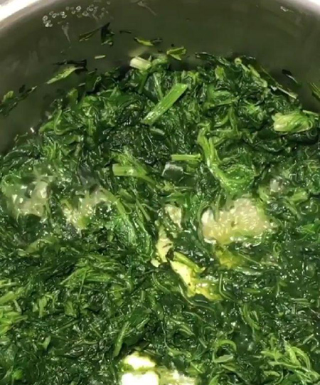 فیله مرغ با پوره سیب زمینی و اسفناج،طرز تهیه فیله مرغ با پوره سیب زمینی و اسفناج درست کردن فیله مرغ با پوره سیب زمینی و اسفناج,پخت فیله مرغ با پوره سیب زمینی و اسفناج